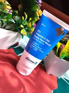 The Derma Co 2% Vitamin C Gel Daily Face Wash with