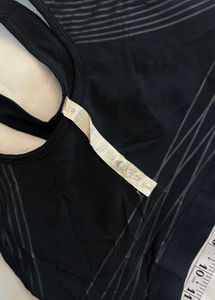 Comfortable Black Sports Bra with Striped Detail