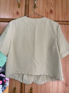 Light Beige V-Neck Short Sleeve top