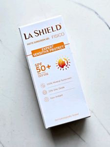 LA SHIELD Matte Sunscreen Gel SPF 50+