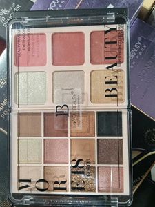 LAKYOU BEAUTY 18 Color Eyeshadow Palette