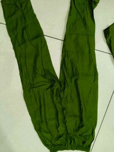 Green Kurta Set with White Embroidery