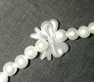 White Pearl Bow Phone Charm🎀