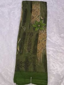Green Floral Print Saree without blouse