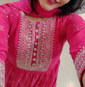 Beautiful Pink Embroidered Kurta Set