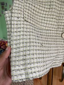 Chic Textured Sleeveless Jacket