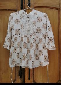 Chic Printed Kurta with Lace Detail