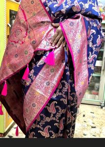 Elegant Navy Blue Paisley Benarasi Saree