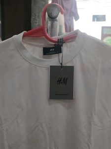 H&amp;M White T-Shirt