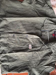 Men's Solid Color Button-Down Shirt