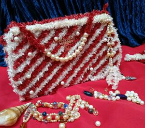 🌹Red &amp; White handmade Striped Fuzzy Clutch