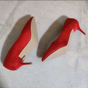 🆕 Chic Red Pointed Toe Heels