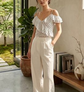 Cute White Floral Ruffle Top