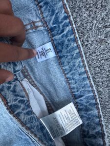 Light Wash Ripped Jeans