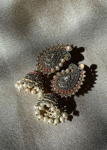 Elegant Paisley Design Jhumka Earrings
