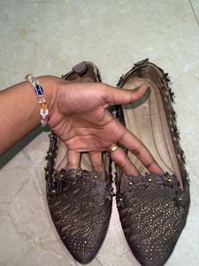 Elegant Embellished Flat Shoes