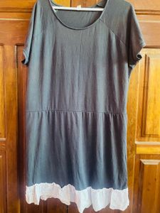 Casual Grey Dress with Lace Trim