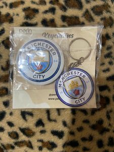 Manchester City Batch &amp; Keychain Set