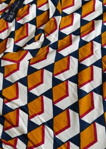 Unique Geometric Print T-Shirt