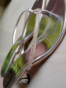 Silver Pearl Trendy Heels