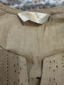 Elegant Embroidered Kurti