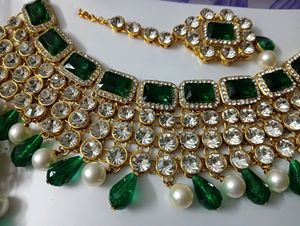 Bridal Green Kundan Set With Earing And Mangtika.