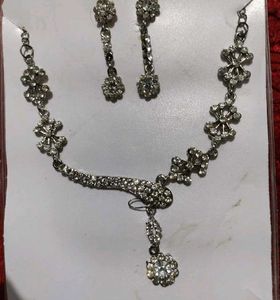 Sparkling Rhinestone Necklace &amp; Earring Set