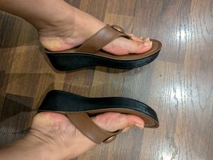 Tucson Brown Thong Sandals