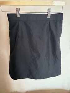 Tailored black straight skirt with back slit.SALE‼