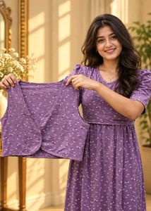 MATERNITY WEAR WITH REMOVABLE COAT
