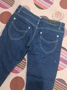 Stylish Blue Denim Capris