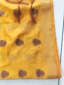 Yellow &amp; Maroon Silk Blend Saree