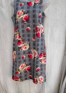 6029. Chic Rose Print Sleeveless Dress