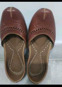 Brown Leather Ethnic Juttis
