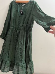 Fame forever by lifestyle green dress. Size L. kne