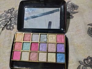 16 Color Eyeshadow Palette