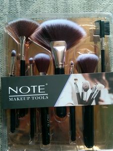 8 Makeup Brushes Only At 199rs