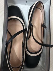 Chic Black Ballerina Heels with Strap