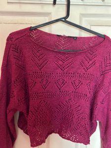 Chic Cropped Knit Top with extra long sleeve