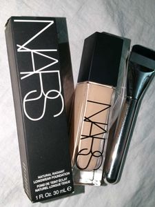 NARS Foundation &amp; Brush Set
