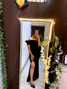 Elegant Black Feather Trim Maxi Dress
