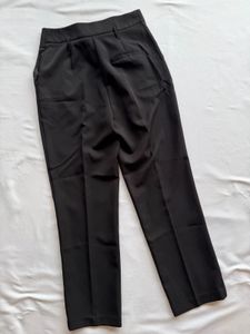 New Look - Black High-Waisted Trousers (im