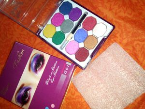 Blue Heaven Glitter Eyeshadow Palette