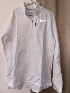 Nike Dri-FIT Pullover Half-Zip top