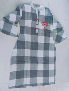 Chic Plaid Kurta with Bell Sleeves