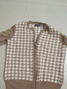 Stylish Houndstooth Knit Cardigan