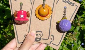 One Piece Luffy Hat Keychain - Anime Collectible