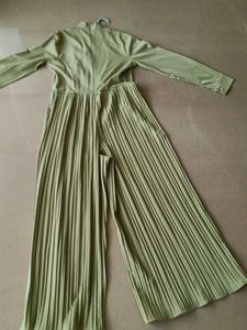 Chic Pleated Wide-Leg Jumpsuit