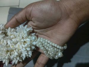 Floral Hair Accessory with Pearls