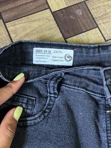 STRAIGHT JEANS
